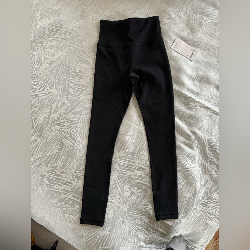 Ultra high rise elation ribbed tight